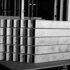 Труба алюминиевая профильная прямоугольная 50х28 мм АД1