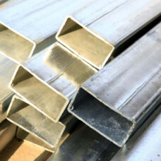 Труба профильная нержавеющая квадратная 25x25x1.2 мм 08Х17Т шлифованная ГОСТ 8639-82